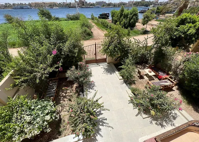 Luxor Plaza House