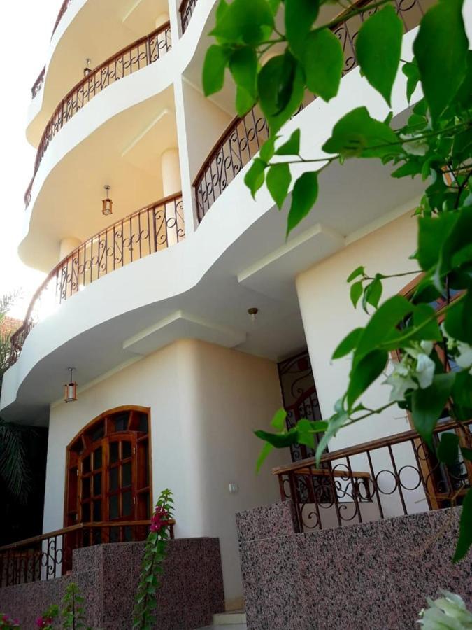 Plaza House *